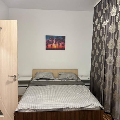 Alquiler de un cómodo apartamento de 2 habitaciones, 55 m², Constanța, Rumanía